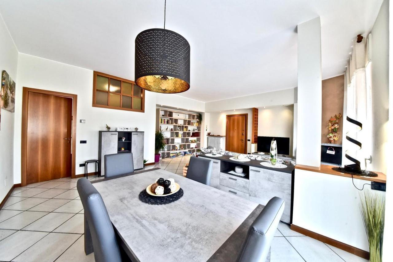 Modern Apartment Halfway Between Milan And Como Cogliate المظهر الخارجي الصورة