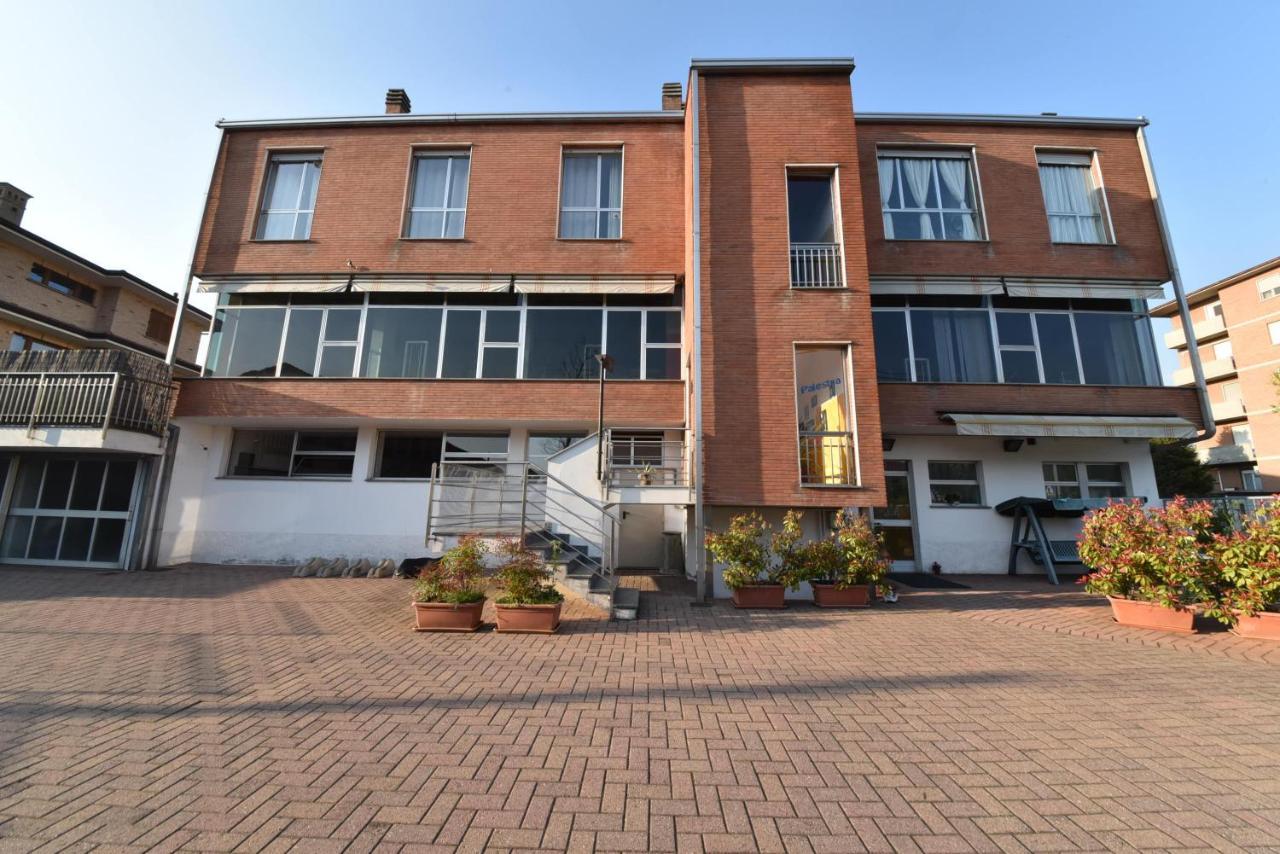 Modern Apartment Halfway Between Milan And Como Cogliate المظهر الخارجي الصورة