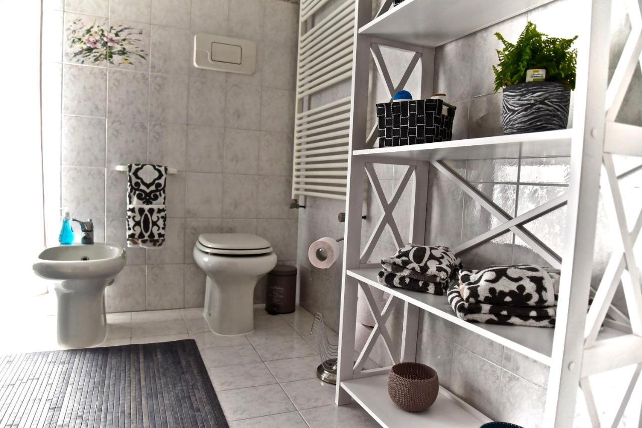 Modern Apartment Halfway Between Milan And Como Cogliate المظهر الخارجي الصورة