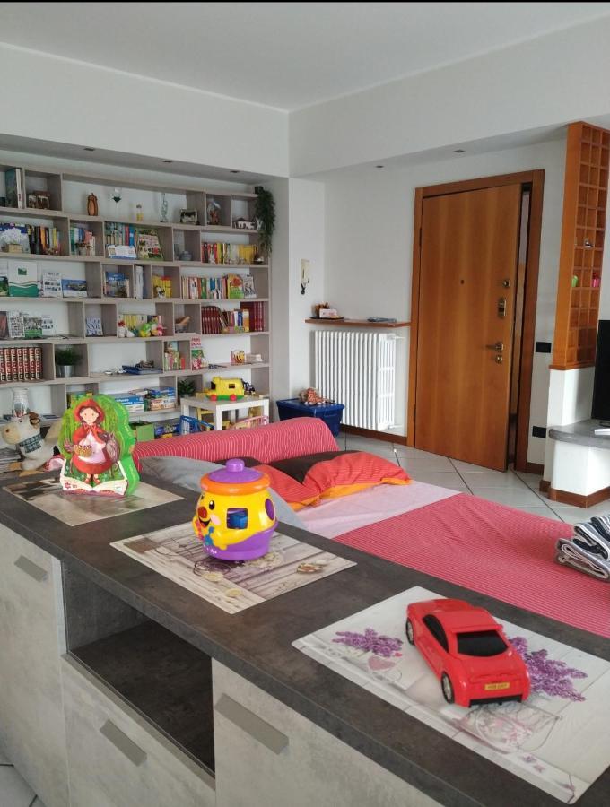 Modern Apartment Halfway Between Milan And Como Cogliate المظهر الخارجي الصورة